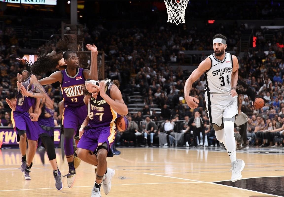 2019年NBA鹈鹕对马刺激情对决：青春活力VS经验之师扣篮盛宴(图1)