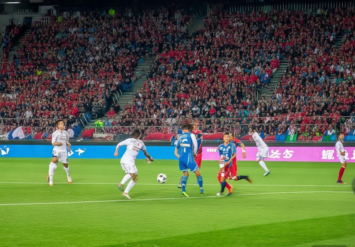 权健VS国安：激战解析、球员对决与足球文化传承(图1)